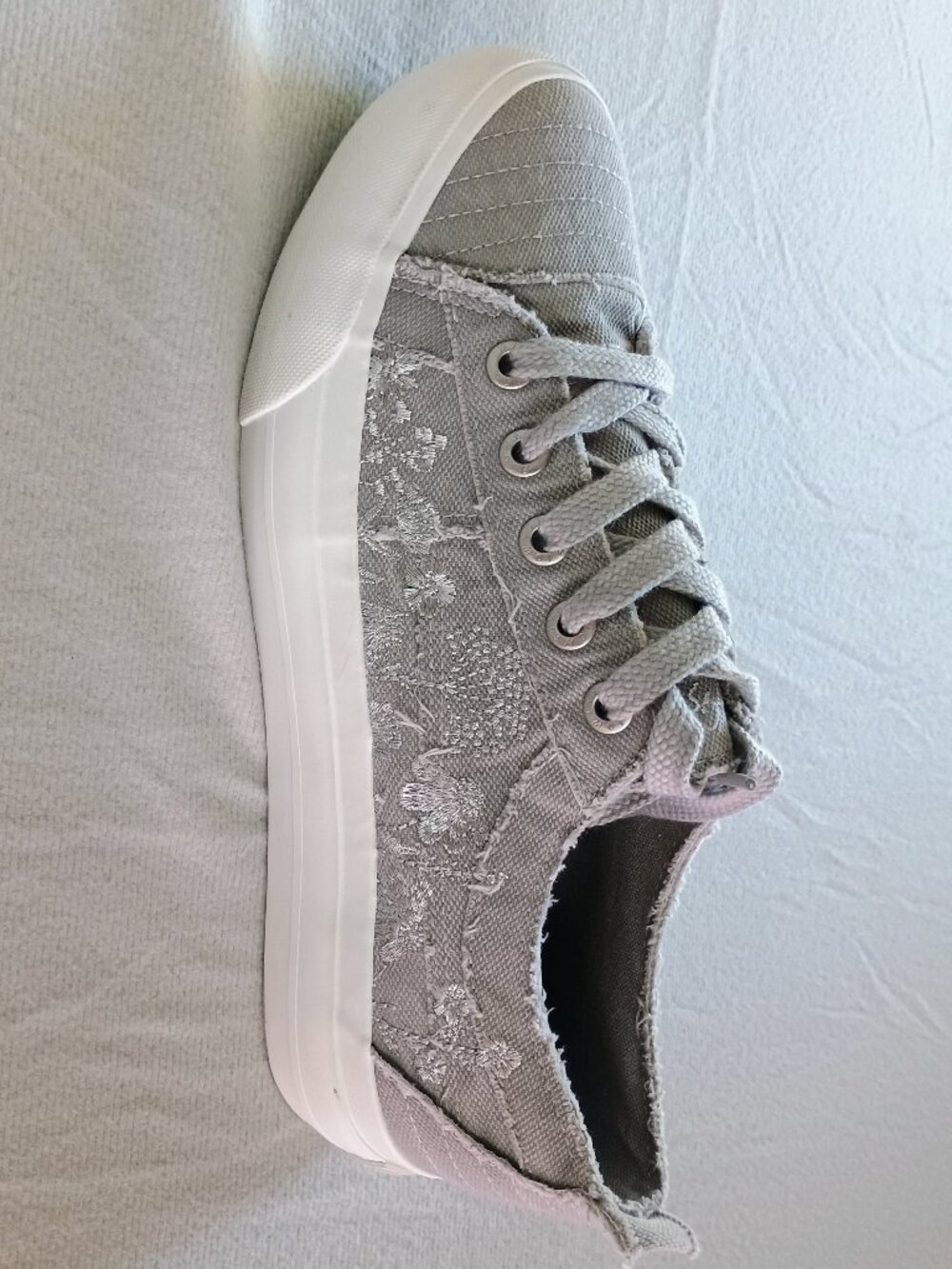 Blowfish Malibu Gray Canvas Sneakers Size 11